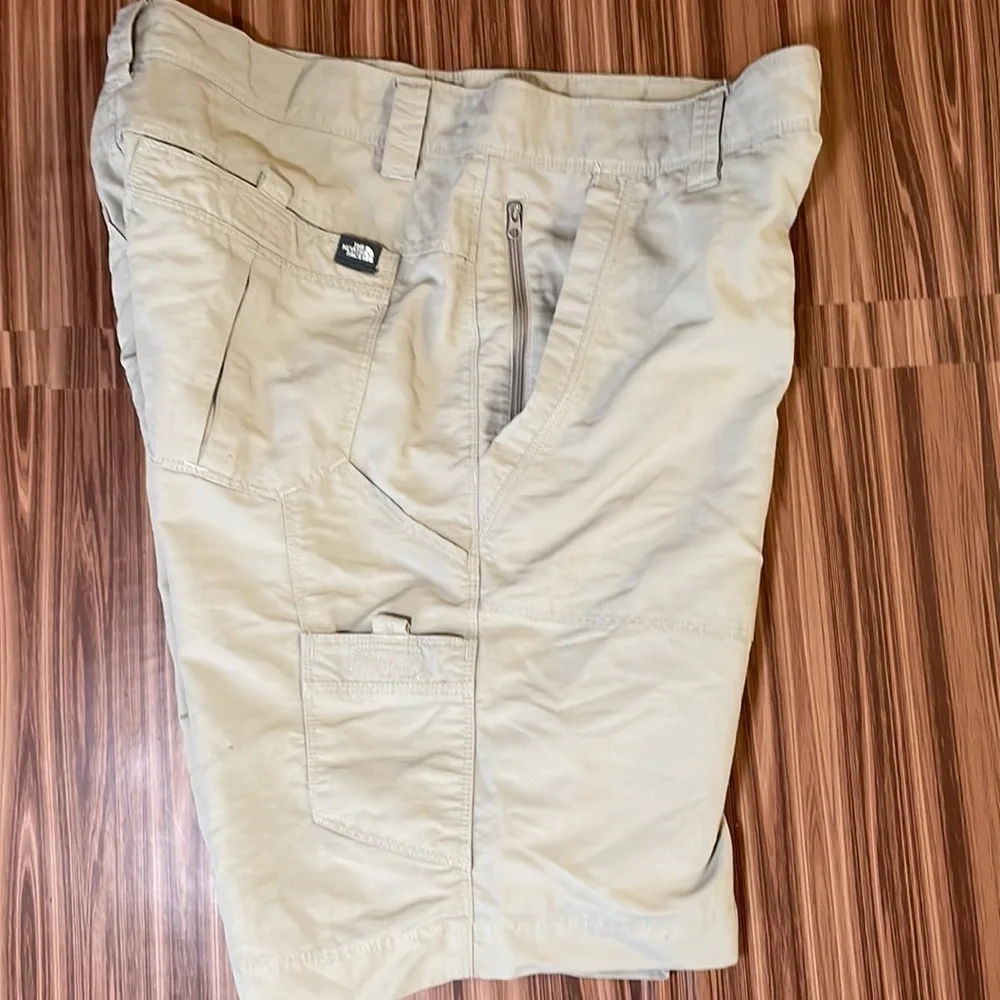 THE North Face Nylon Hiking Shorts Size 34